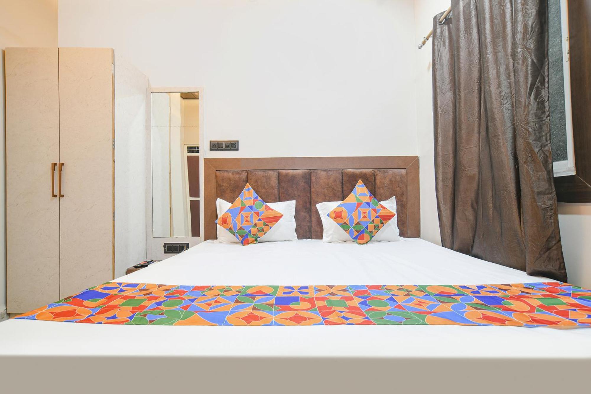Fabhotel Shiva Grand Удджайн Экстерьер фото